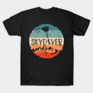 Retro Vintage Skydiver Skydiving Parachuting Skydive Gift T-Shirt